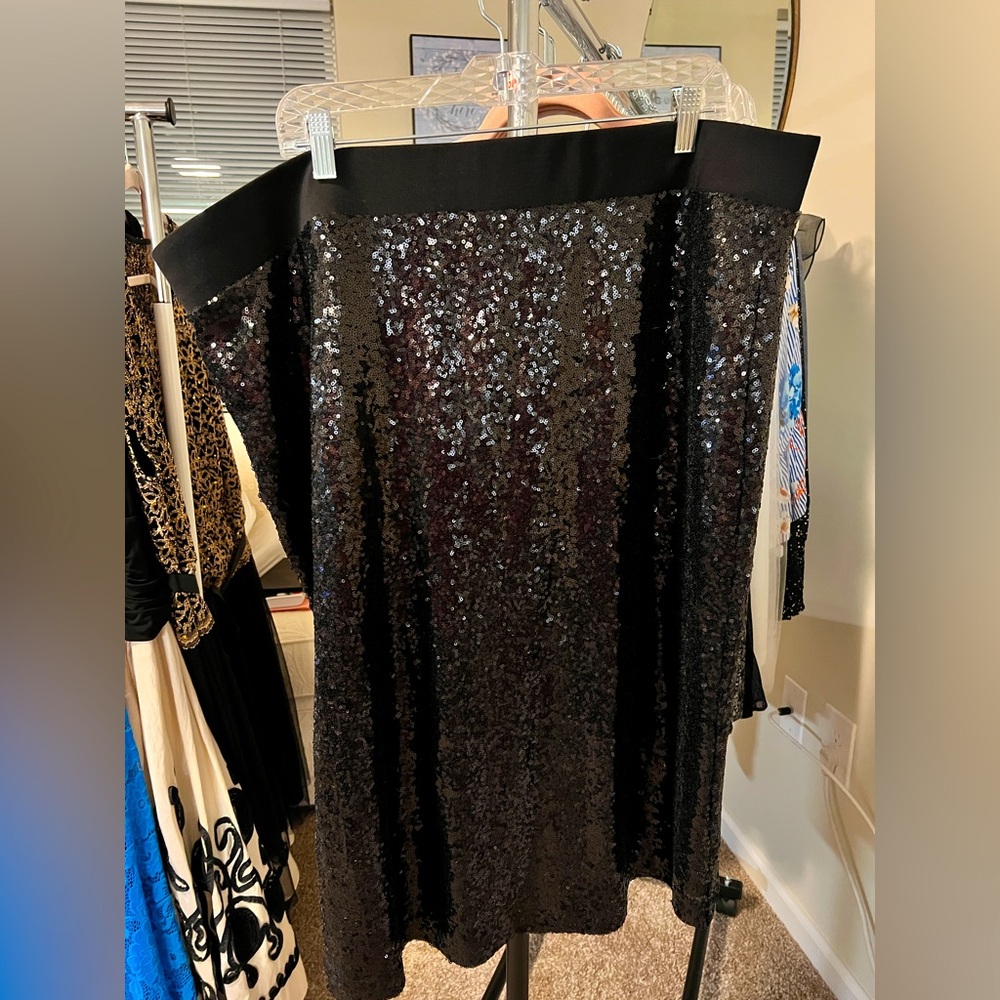 Torrid Size 3 Black Sequin Skirt